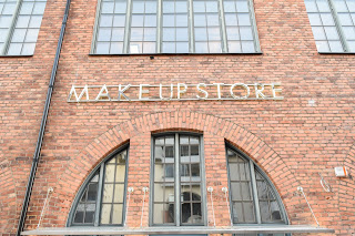 Make Up Store