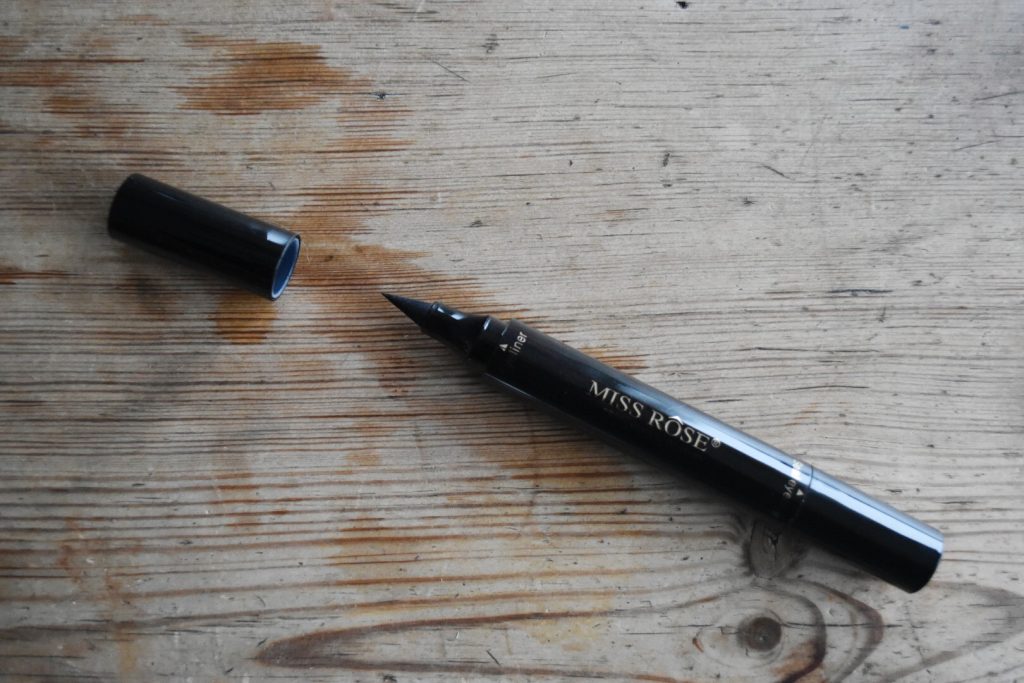 Miss Rôse All In One Wing Eyeliner Pen