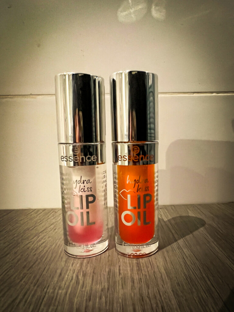 Essence hydra kiss lip oil