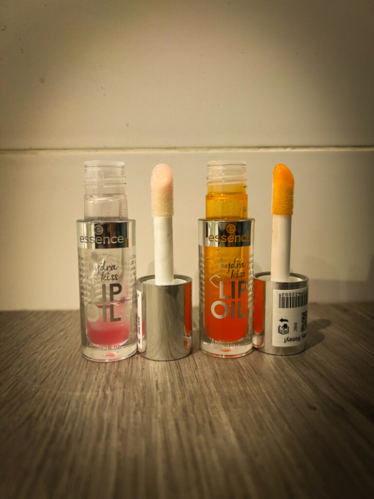 Essence hydra kiss lip oil