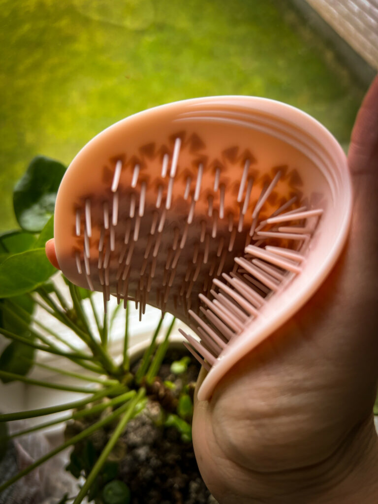 Manta Hair brush